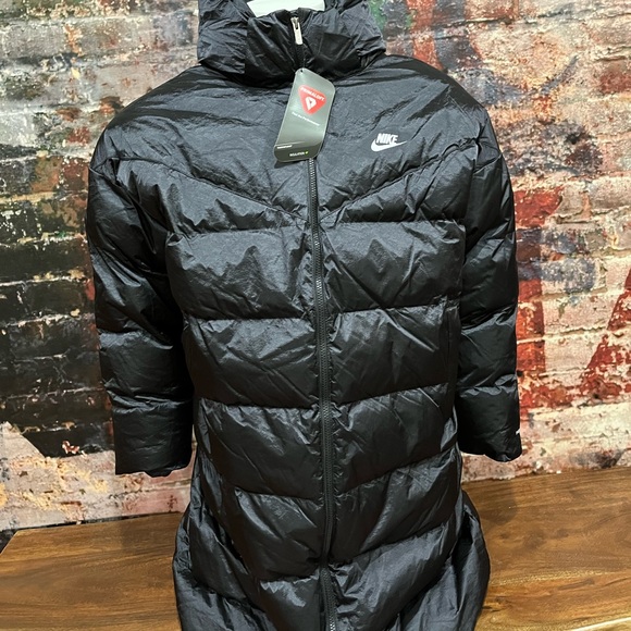 NEW NIKE Women's  THERMA-FIT CITY SERIES SYNTHETIC FILL SHINE PARKA DQ6878-010 - Picture 3 of 13